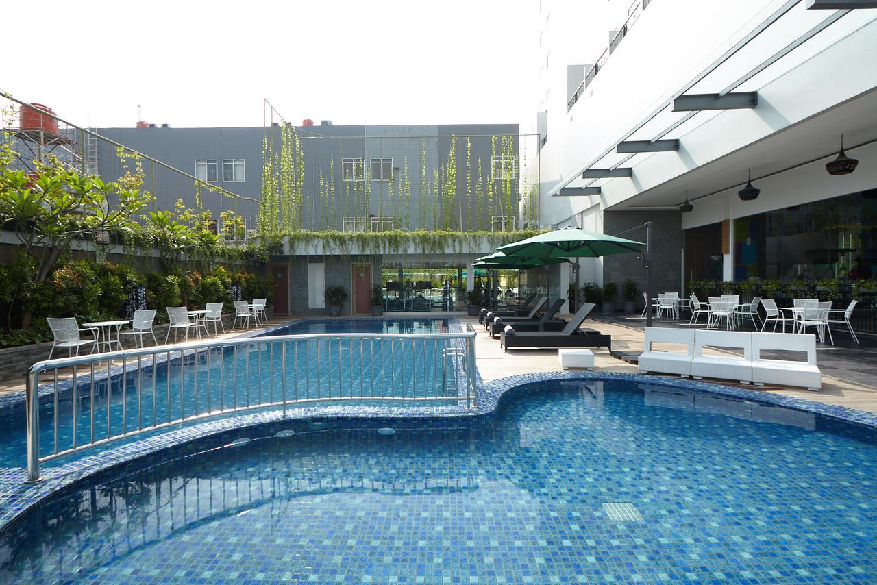 Ibis Styles Cikarang Hotel Bekasi Exterior foto